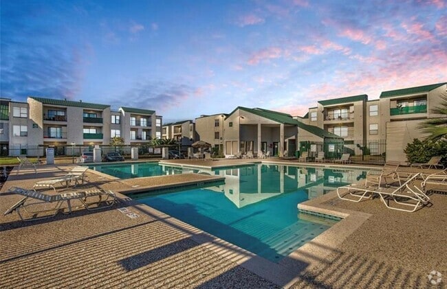 Building Photo - 2820 S Bartell Dr Unit 313 Rental
