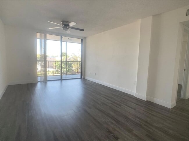 Photo - 19455 NE 10th Ave Unidad 5-507