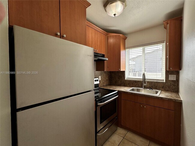 Photo - 1400 NE 56th St Unit 113