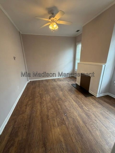 Photo - 305 W 39th St