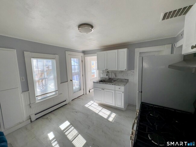 Photo - 24 Iowa St Unidad 2