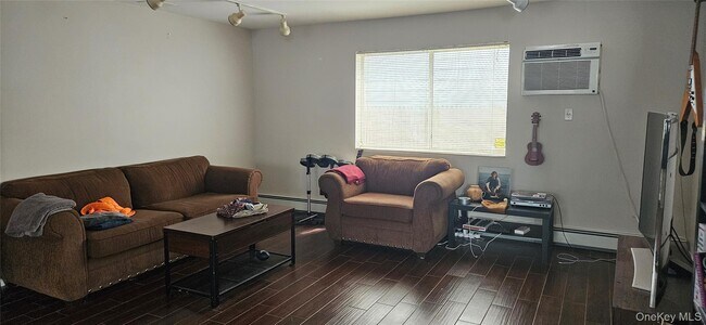 Photo - 558 Lincoln Blvd
