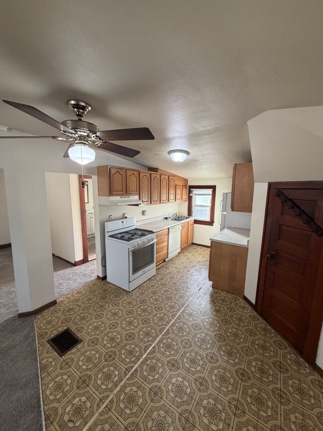 Photo - 614 Douglas Ave Unit 3