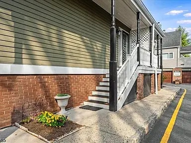 Building Photo - 13 Franklin Pl Unit 6d