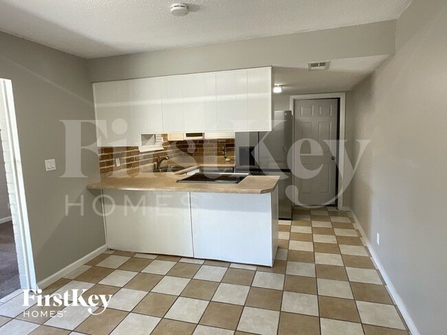 Photo - 509 W 3rd Pl