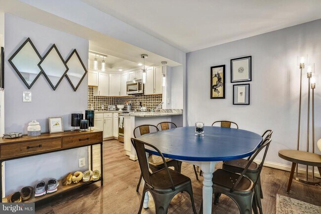 Photo - 7621 Provincial Dr Unidad 107