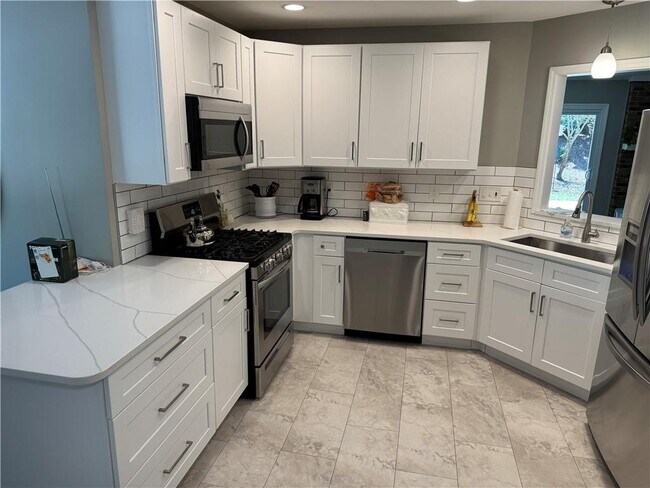 Photo - 4148 Fawn Ct NE