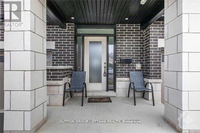 Photo - 634 Putney Cres