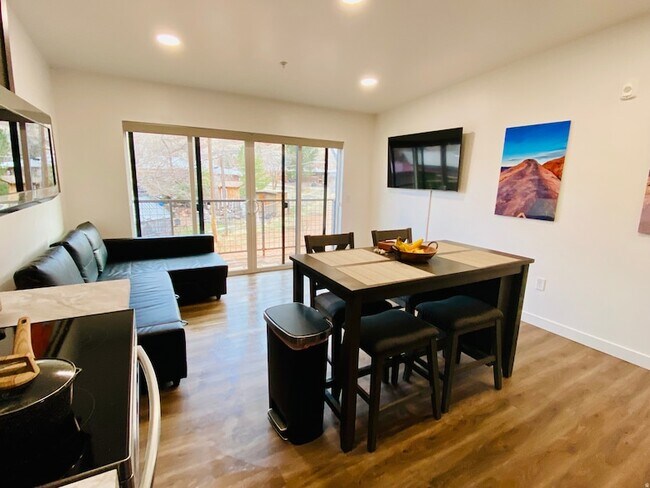 Photo - 443 Kane Creek Blvd Unit B302