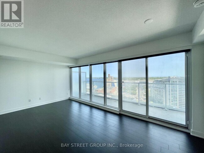 Photo - 19 Bathurst St Unit 2012