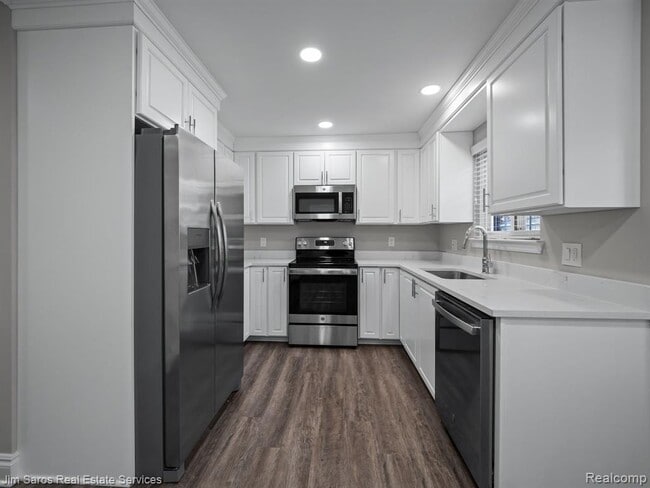 Photo - 895 Harcourt Rd