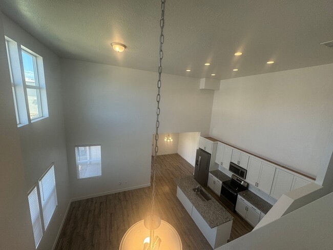 Photo - 662 Rosa Ln