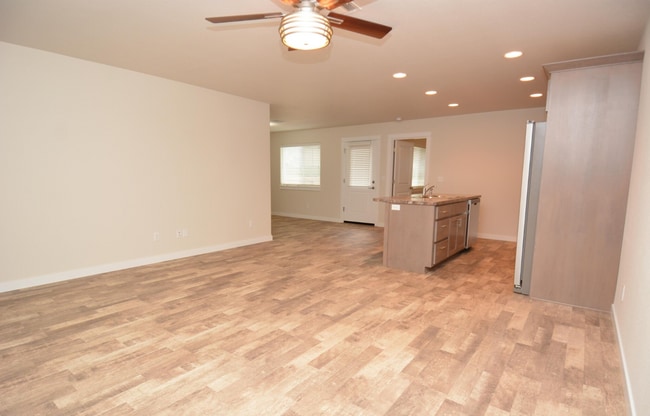 Photo - 524-526 NE Clover Ave Unit CHRZ526