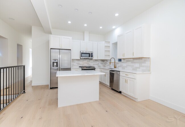 Photo - 1830 S Peoria St Unit 1