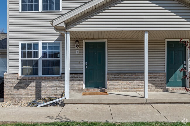 Entrada - Maple Hill Townhomes