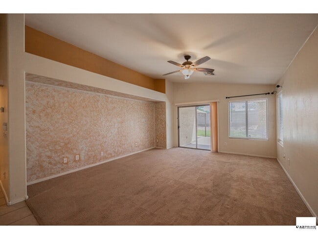 Building Photo - 6715 S 35th Dr Rental