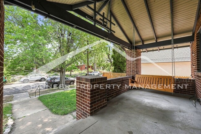 Photo - 821 S Grant St