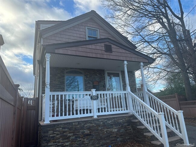 Building Photo - 524 Jerusalem Ave