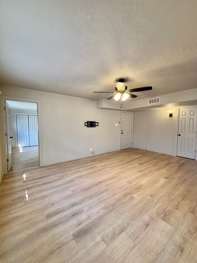 Photo - Now Available - 3 Bedroom Home!!
