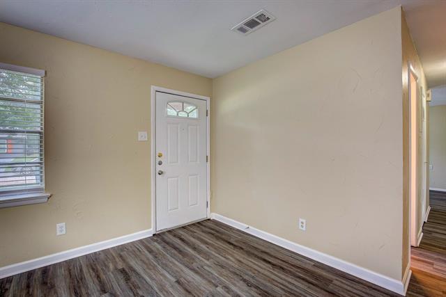 Photo - 820 Collin Dr