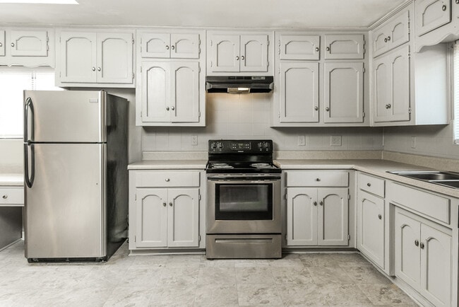 Photo - 2425 4th St NW