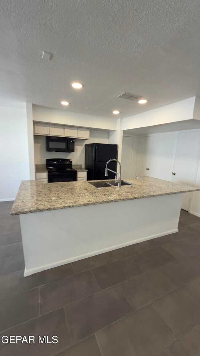 Photo - 101 3 N Trevino Rd