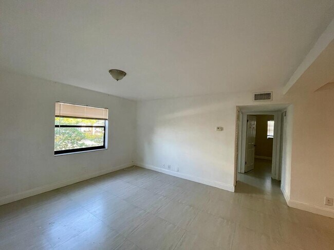 Photo - 607 NE 29th Dr Unit 38