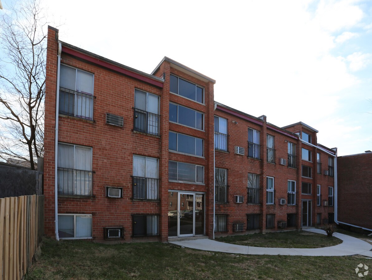 Photo - 4325 Kansas Ave NW