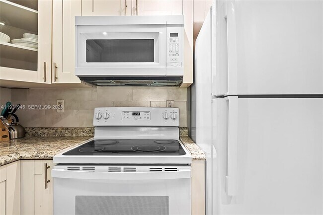 Photo - 210 172nd St Unidad 533