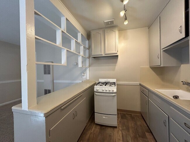Photo - Classic Midtown One-Bedroom - $500 Lease Signing Bonus Available! Unidad 10