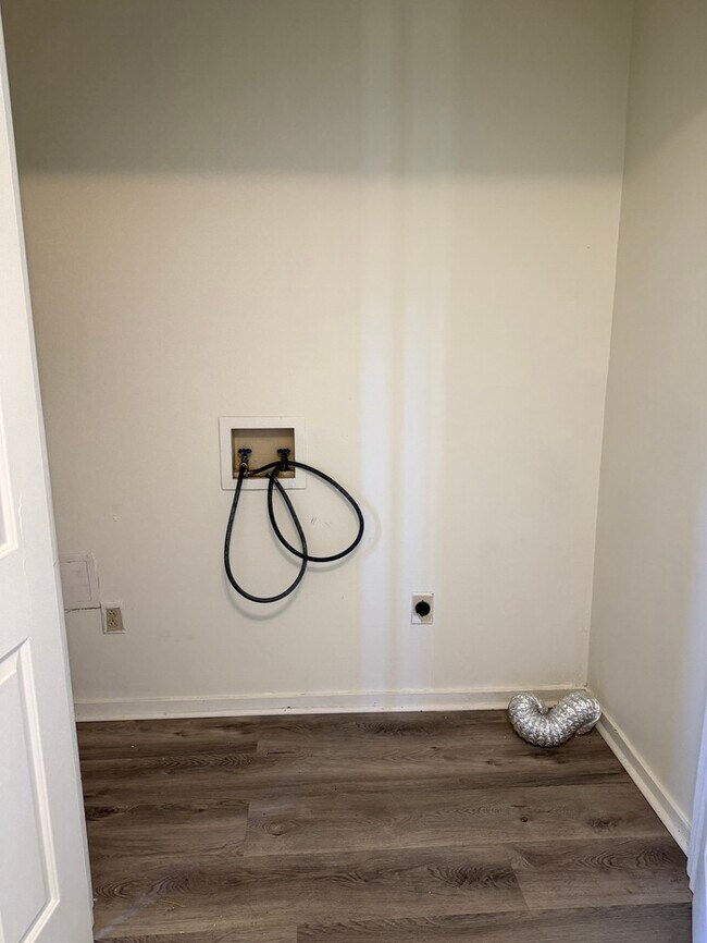 Photo - 108 Suzanne Cir