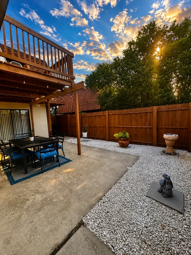 Photo - Spacious & Beautifully Updated Townhome in a Prime Location!