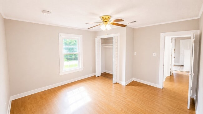 Photo - 1104 K St