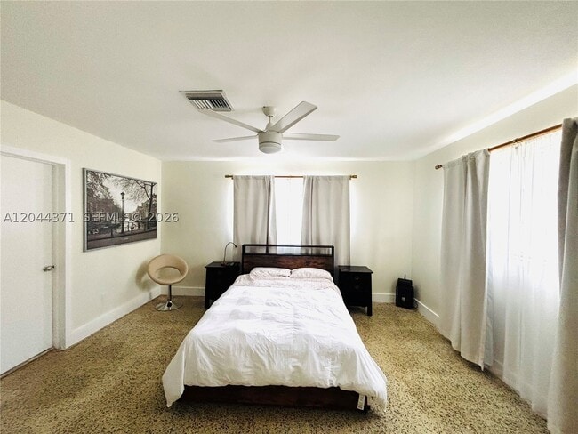 Building Photo - 2150 NE 172nd St Unit B