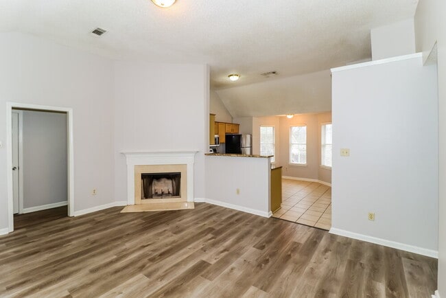 Photo - 4671 Lindawood Ln