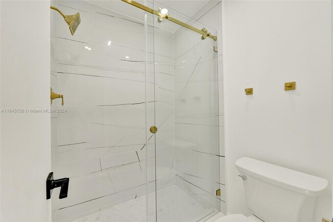 Photo - 9120 Taft St