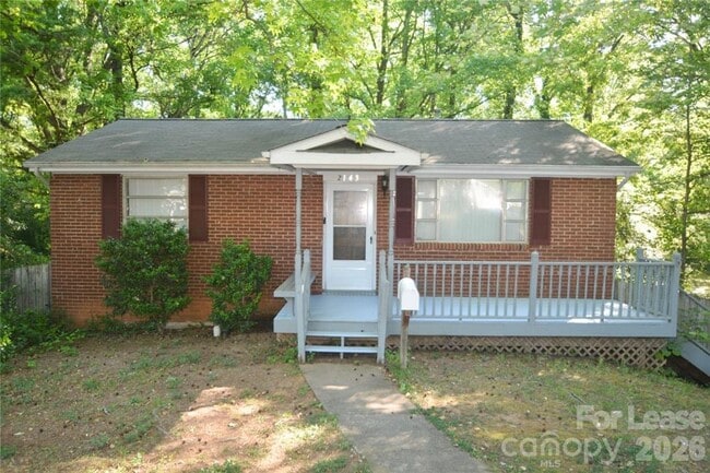 Building Photo - 2143 Finchley Dr