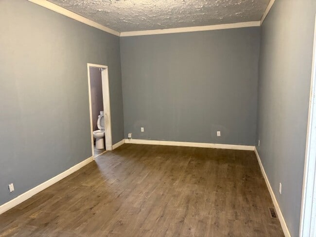 Photo - 854 E Washington St