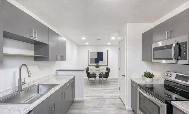 Kitchen/dining - 701 Campbell St