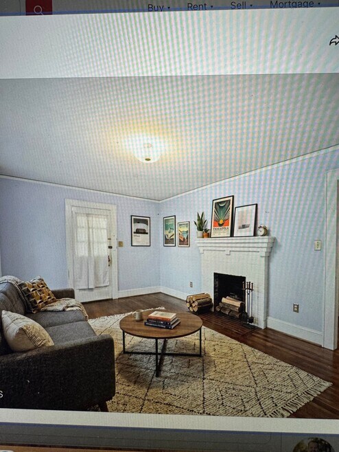 107 Carr St