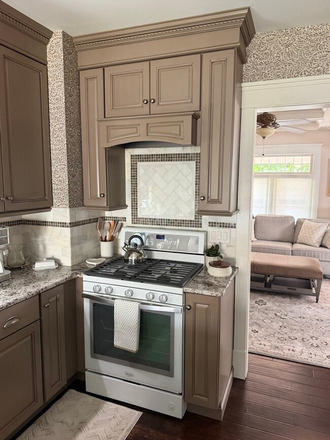 105 Wellington Rd