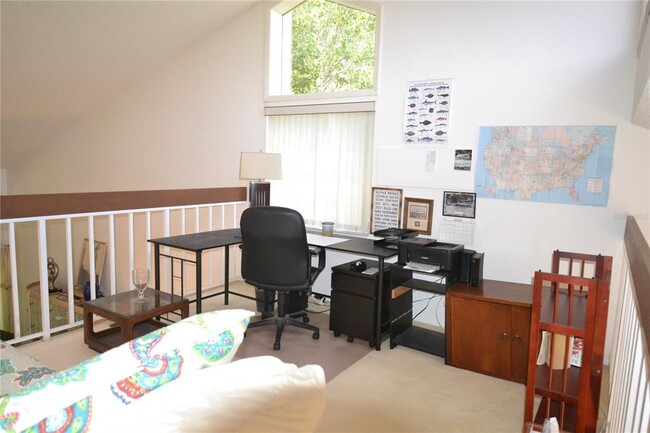 Photo - 112 Lindsay Ln