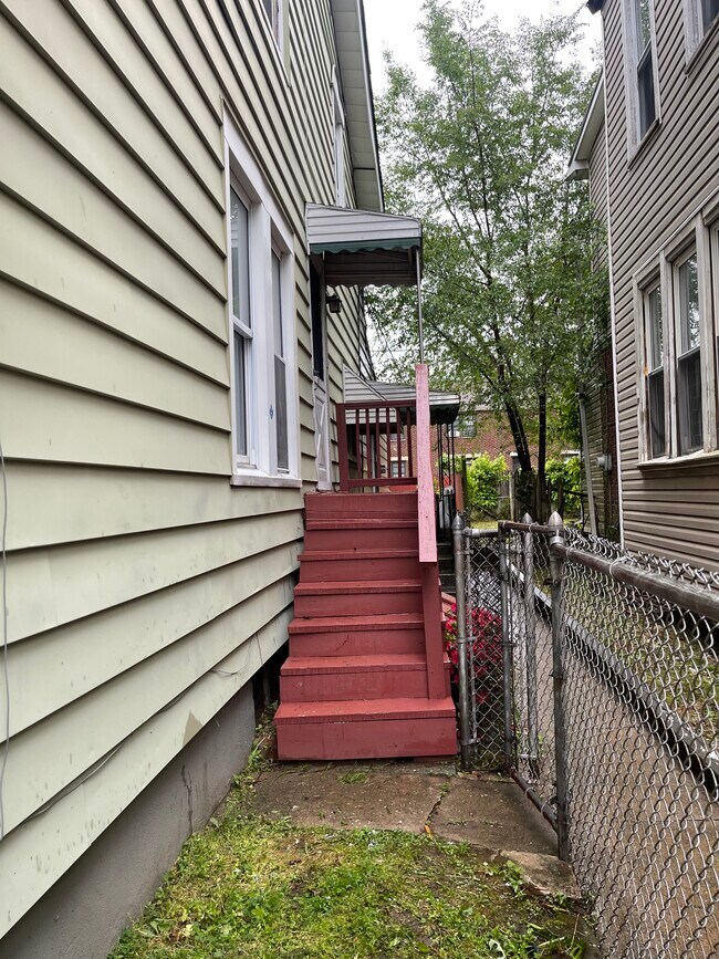 Photo - 206 Woodlawn Ave Unidad 2