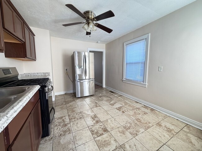 Photo - Nice 2 Bedroom And 1 Bath Home