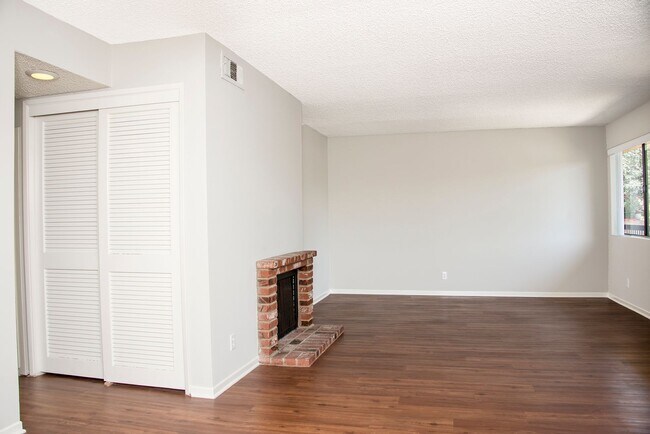 1501 W Victory Blvd