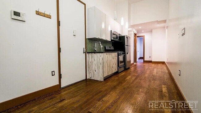 Photo - Jefferson Street Unidad 2L