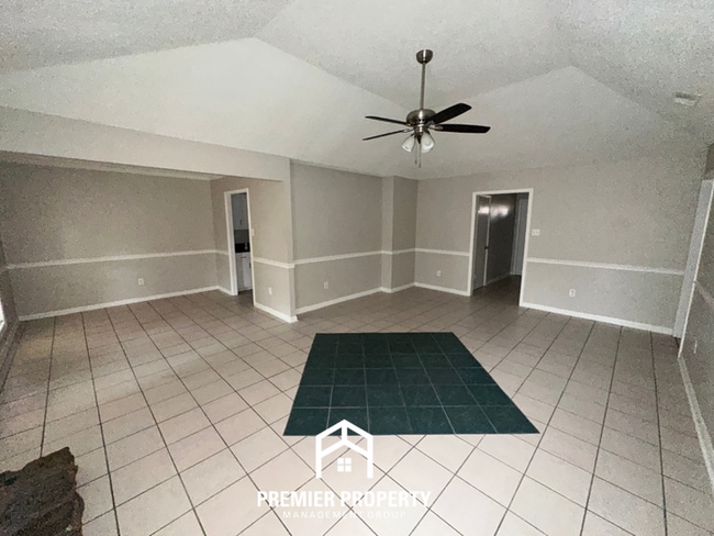 Photo - 6359 Treadway Trail