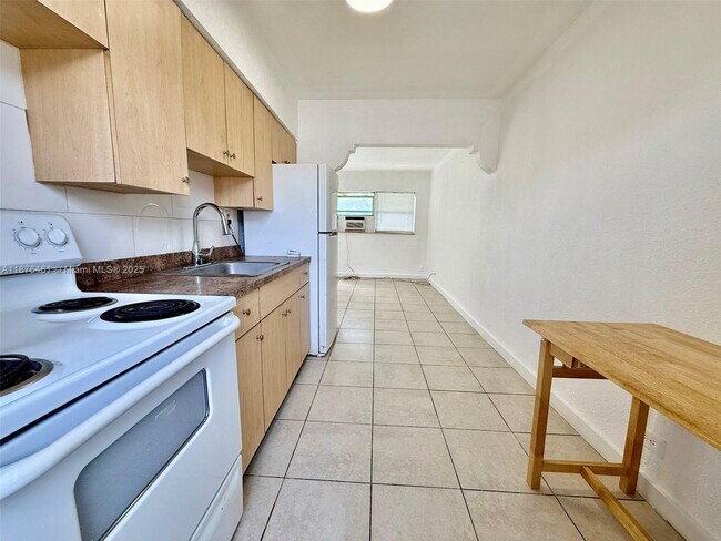 Photo - 715 SW 10th St Apartment Unit 2