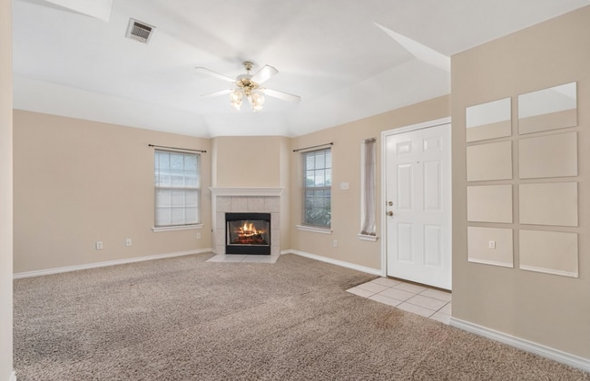 Photo - 821 Avenue A