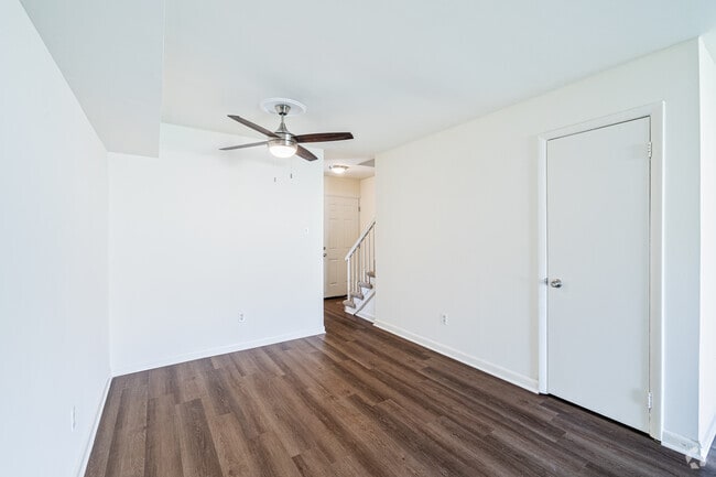 2BR, 1BA - 950SF - Dining Room